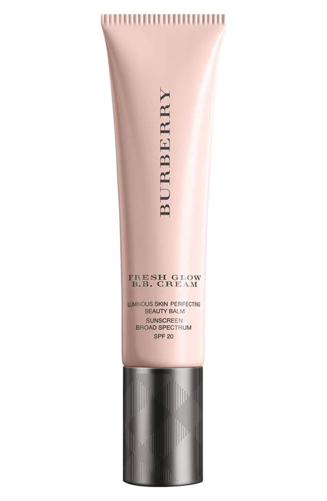 Burberry Fresh Glow B.B. Cream .